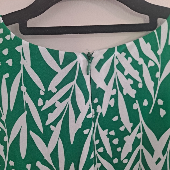 V-Neck Rufdle Sleeve Midi Dress - Picture 5 of 7